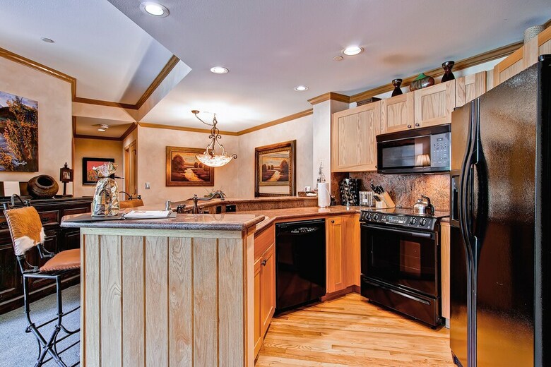Highlands Westview By East West Hospitality