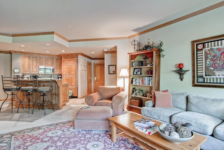Highlands Westview By East West Hospitality
