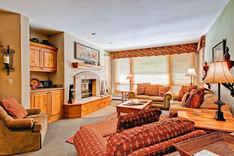 Highlands Westview By East West Hospitality