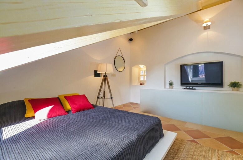 Old Town Apartments By Irundo