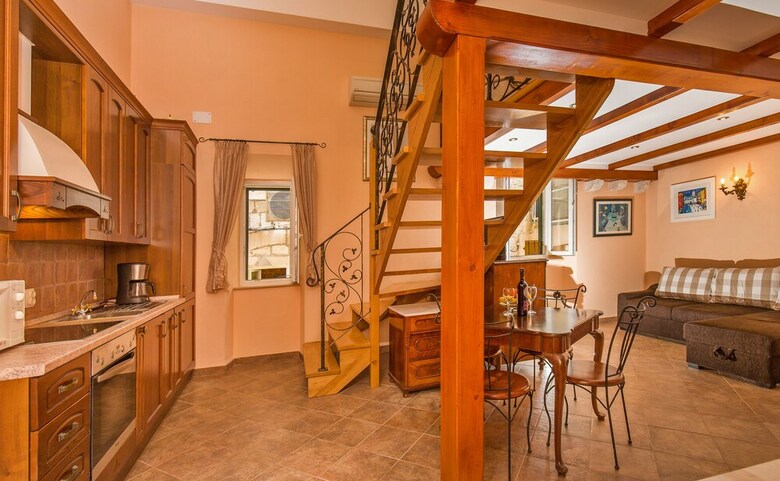 Old Town Apartments By Irundo