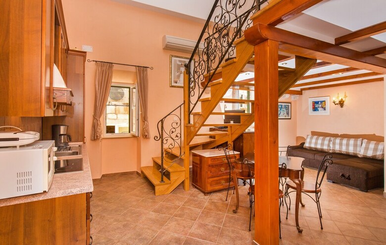 Old Town Apartments By Irundo