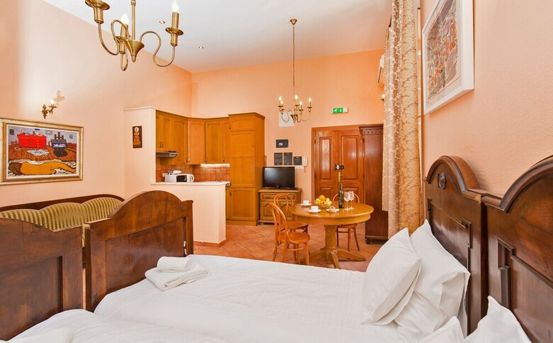 Old Town Apartments By Irundo
