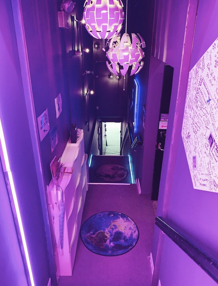Met A Space Pod @ Boat Quay