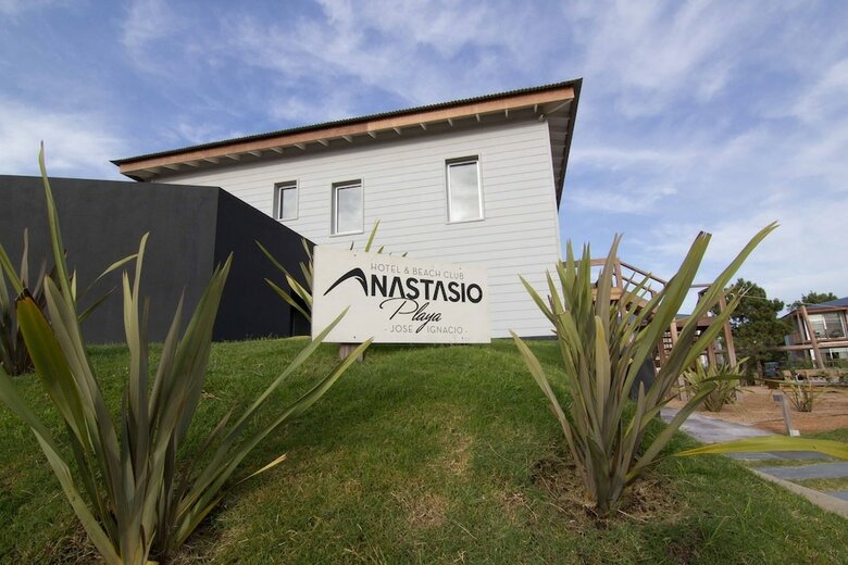 Anastasio Playa Hotel & Beach Club