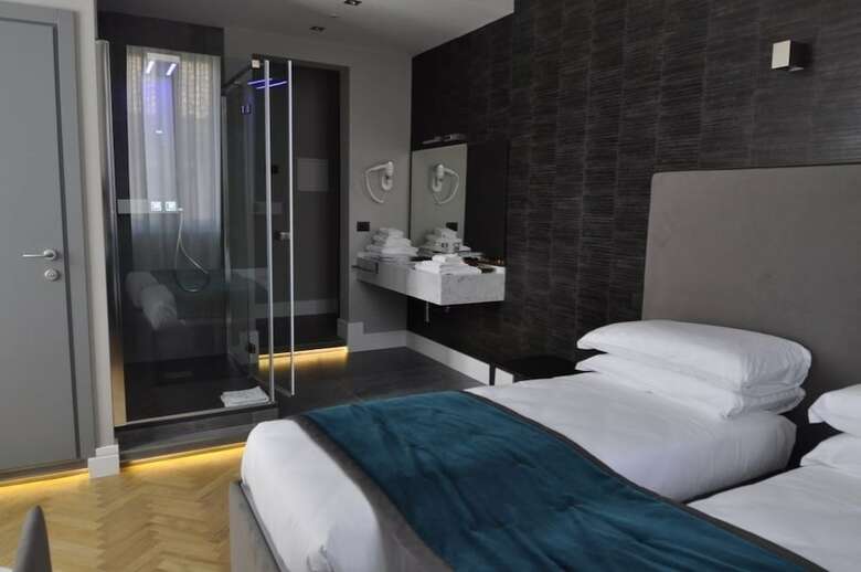 Place 24 Suites & Wellness