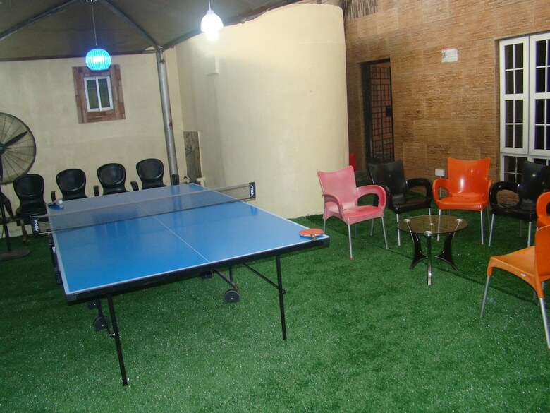 Hotel Charlies Place And Suite