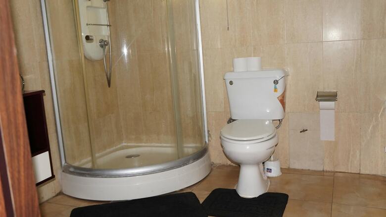 Hotel Charlies Place And Suite