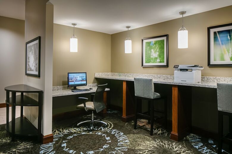 Hotel Staybridge Suites Des Moines Downtown