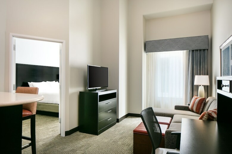 Hotel Staybridge Suites Des Moines Downtown