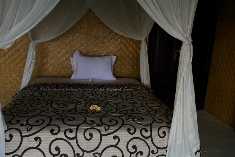 Hotel Dikaloha Medewi Surfcamp