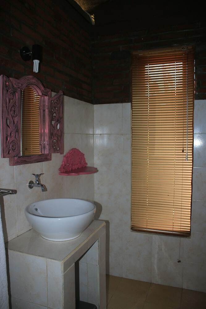 Hotel Dikaloha Medewi Surfcamp