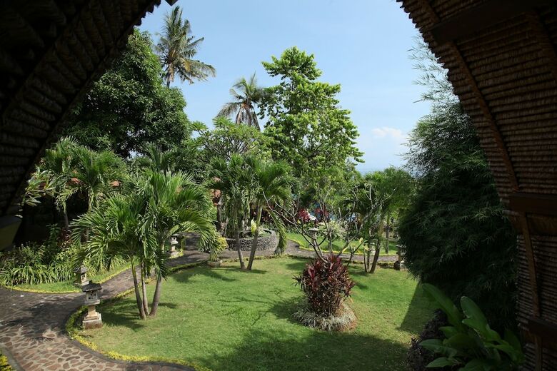 Hotel Puri Mangga Sea View Resort & Spa