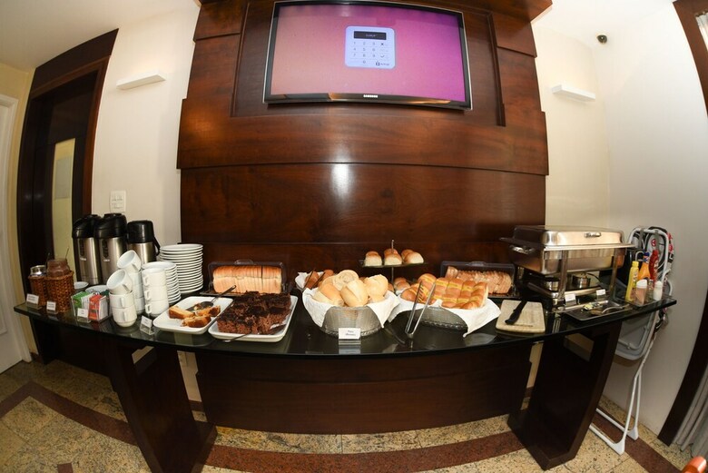 Hotel Village Icara�