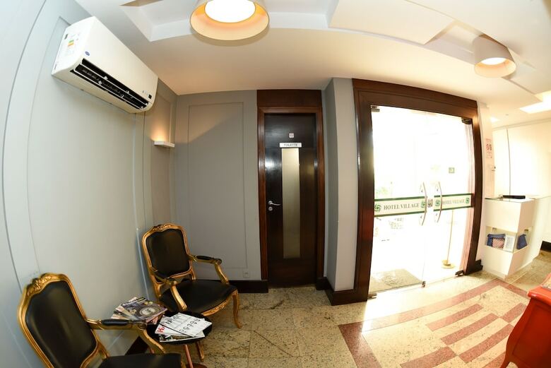 Hotel Village Icara�