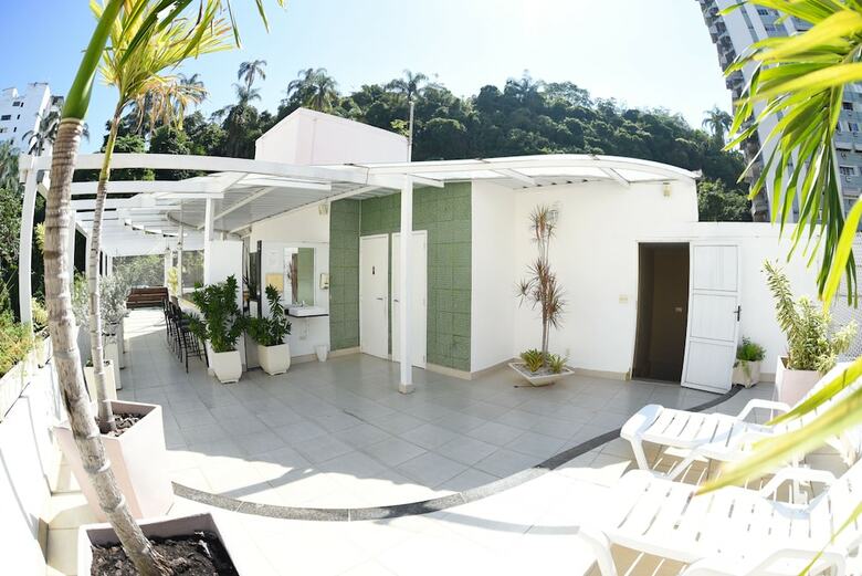 Hotel Village Icara�