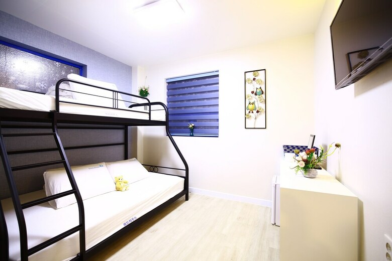 Hotel Road House Myeongdong