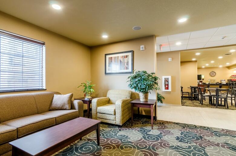 Hotel Cobblestone Inn & Suites - Oberlin