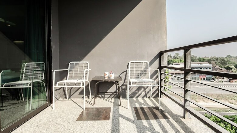 B2 Black Business & Budget Hotel