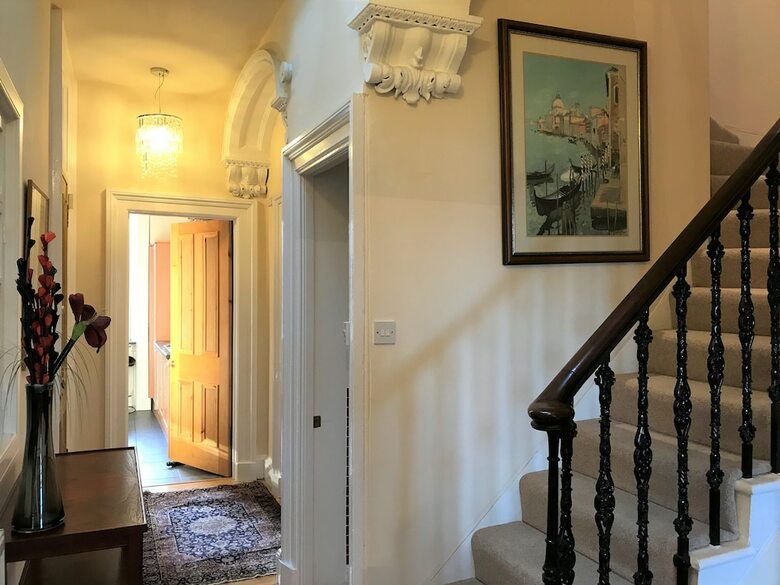 Crown Circus Apartment