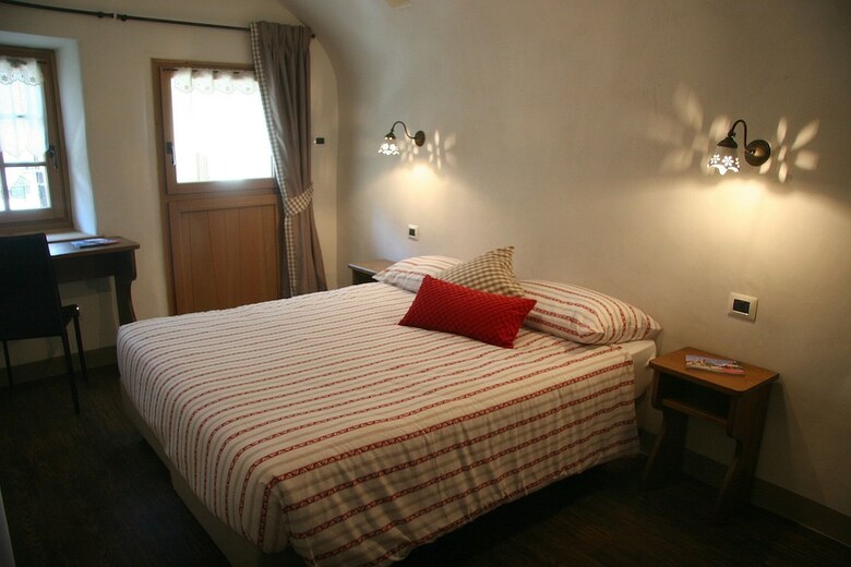 Hostal Ostello Del Castello Tirano