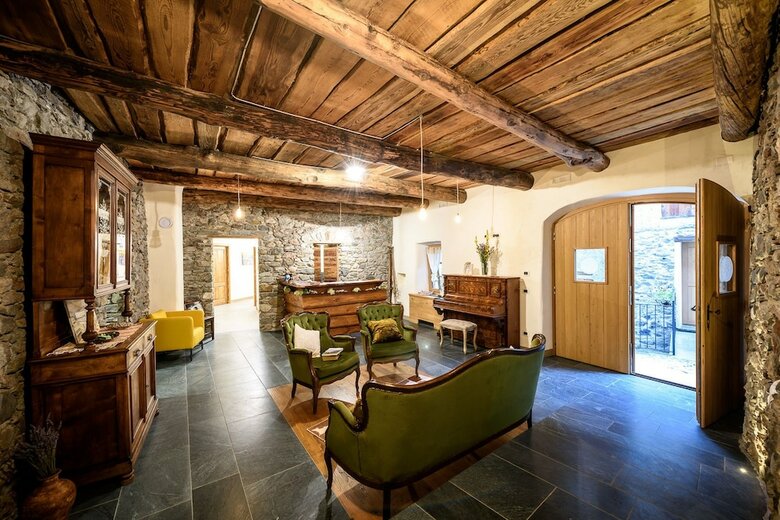 Hostal Ostello Del Castello Tirano