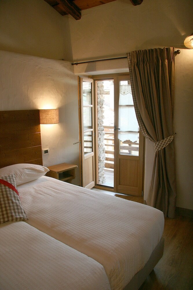 Hostal Ostello Del Castello Tirano