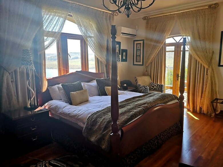 Posada Wild Horses Lodge