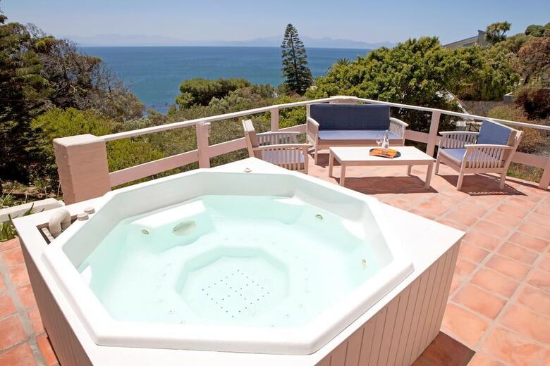 Apartamentos Seabreeze Luxury Two Bedroom Penthouse