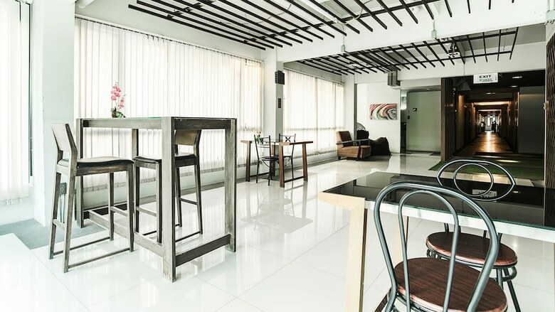 B2 Green Boutique & Budget Hotel