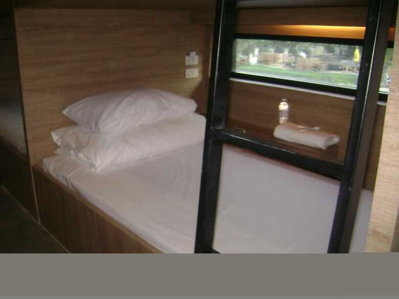 Hostal Rezt Bangkok - Hostel