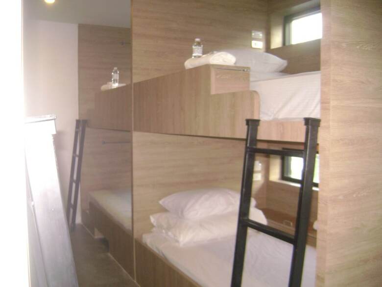 Hostal Rezt Bangkok - Hostel