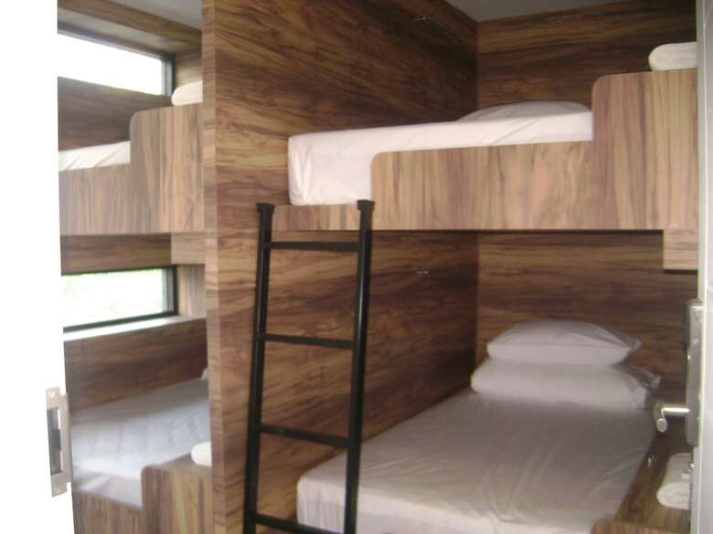 Hostal Rezt Bangkok - Hostel