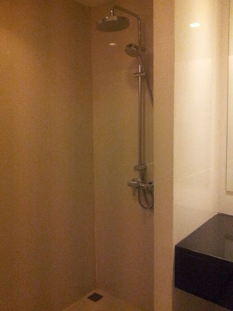 Hostal Rezt Bangkok - Hostel