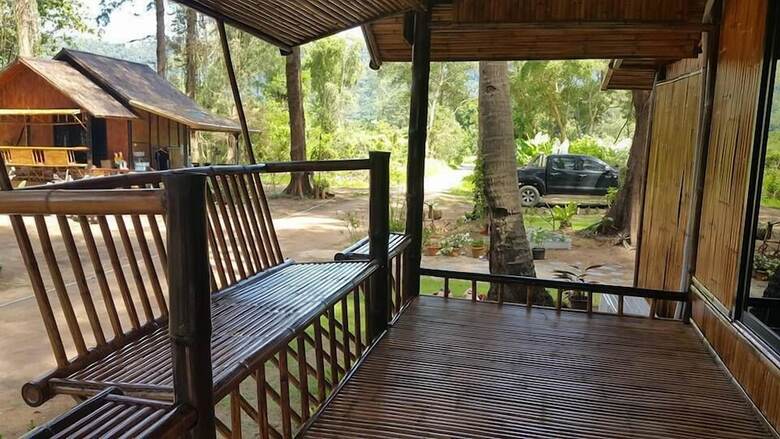 Hotel Eco Lanta Hideaway Beach Resort