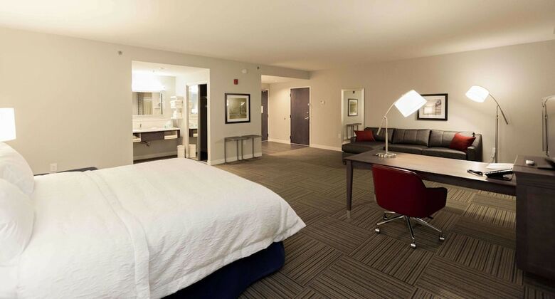 Hotel Hampton Inn Emerson Lakepoint