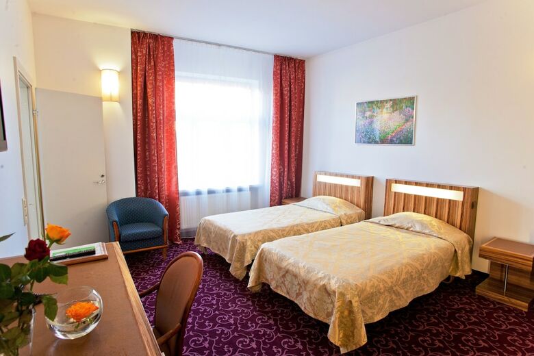 City Hotel Teater
