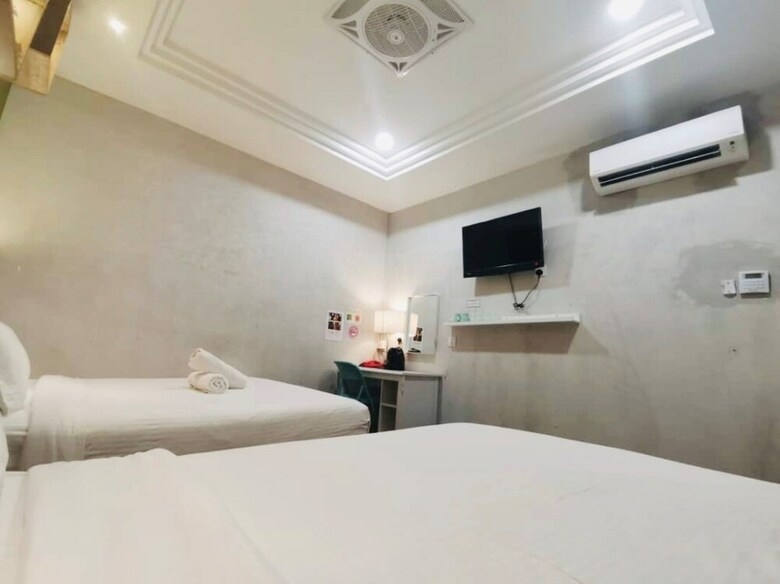 Smile Hotel Danau Kota
