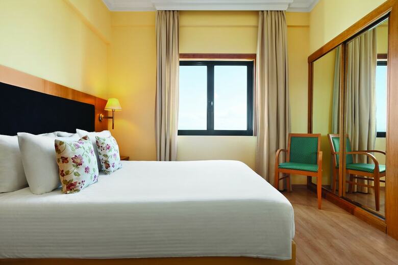 Hotel Ramada By Wyndham Attica Riviera