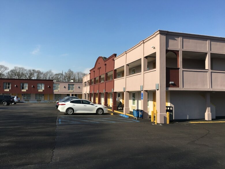 Hotel Ramada By Wyndham Rockville Centre