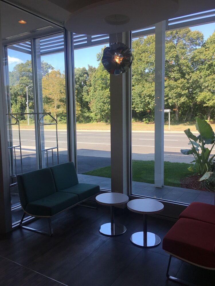 Hotel Ramada By Wyndham Rockville Centre