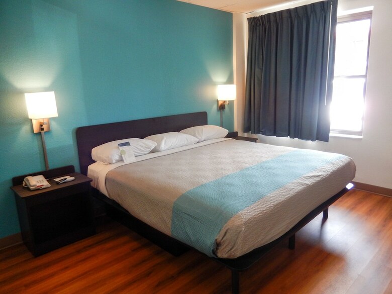 Motel 6 Elmsford, Ny - White Plains