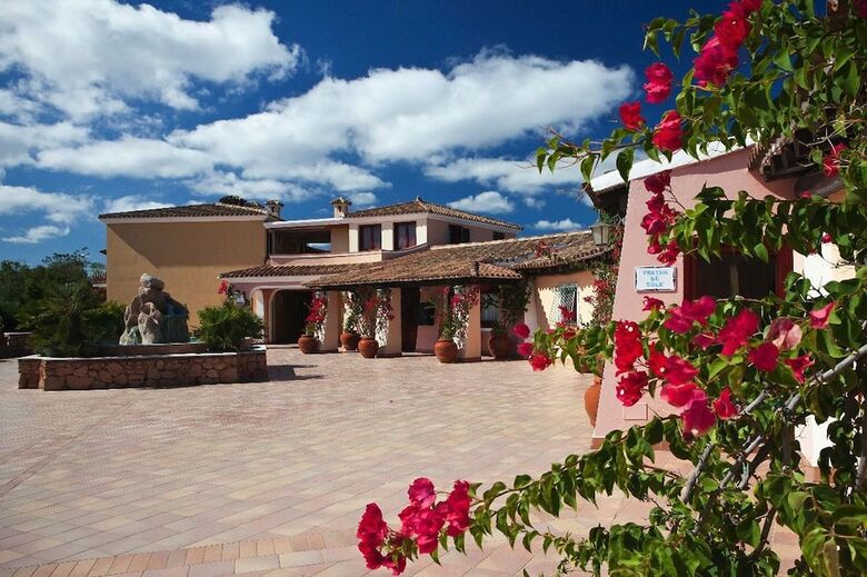 I Giardini Di Cala Ginepro Hotel Resort