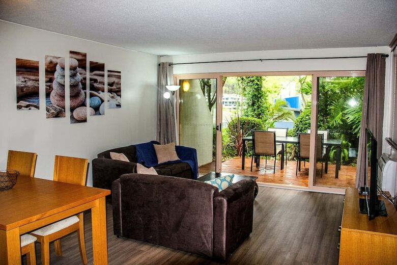 Hotel Charlesworth Bay Beach Resort