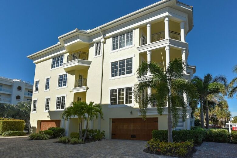Beach Villas At The Oasis By Beachside Management