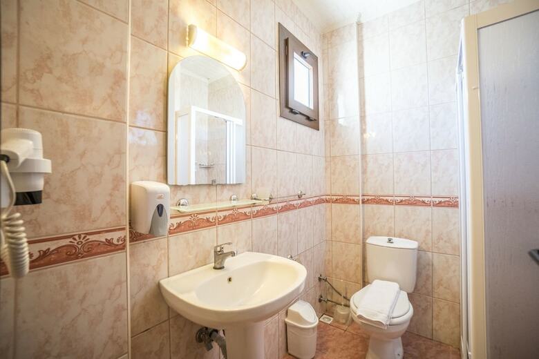 Eris Hotel