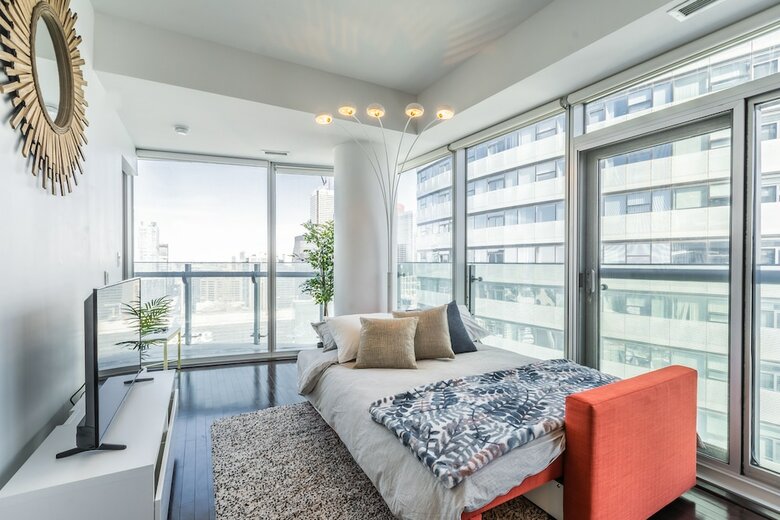 Aoc Suites - High-rise Condo - Cn Tower / Lake View