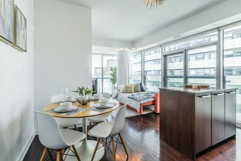 Aoc Suites - High-rise Condo - Cn Tower / Lake View