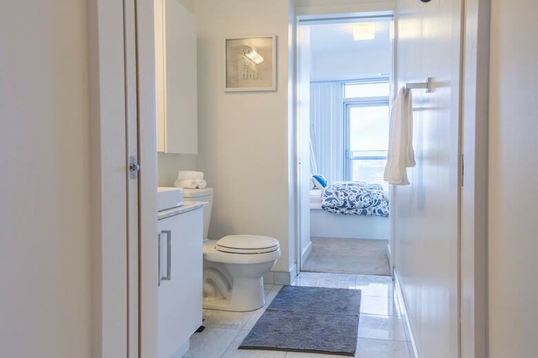 Aoc Suites - High-rise Condo - Cn Tower / Lake View