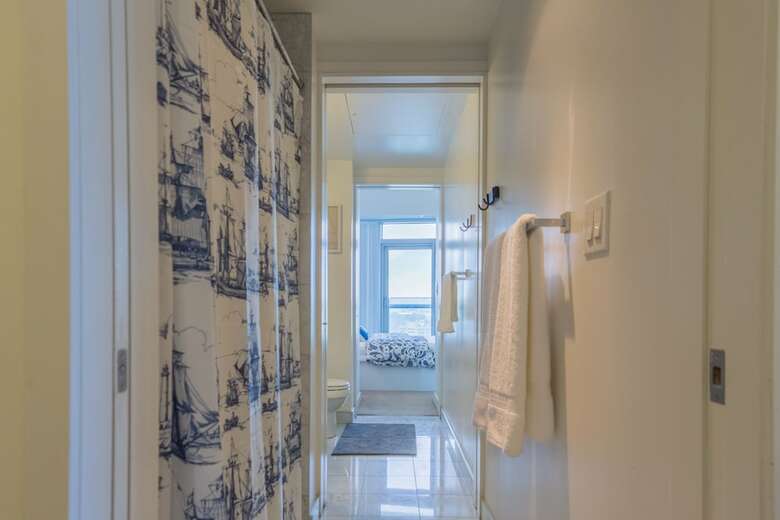 Aoc Suites - High-rise Condo - Cn Tower / Lake View